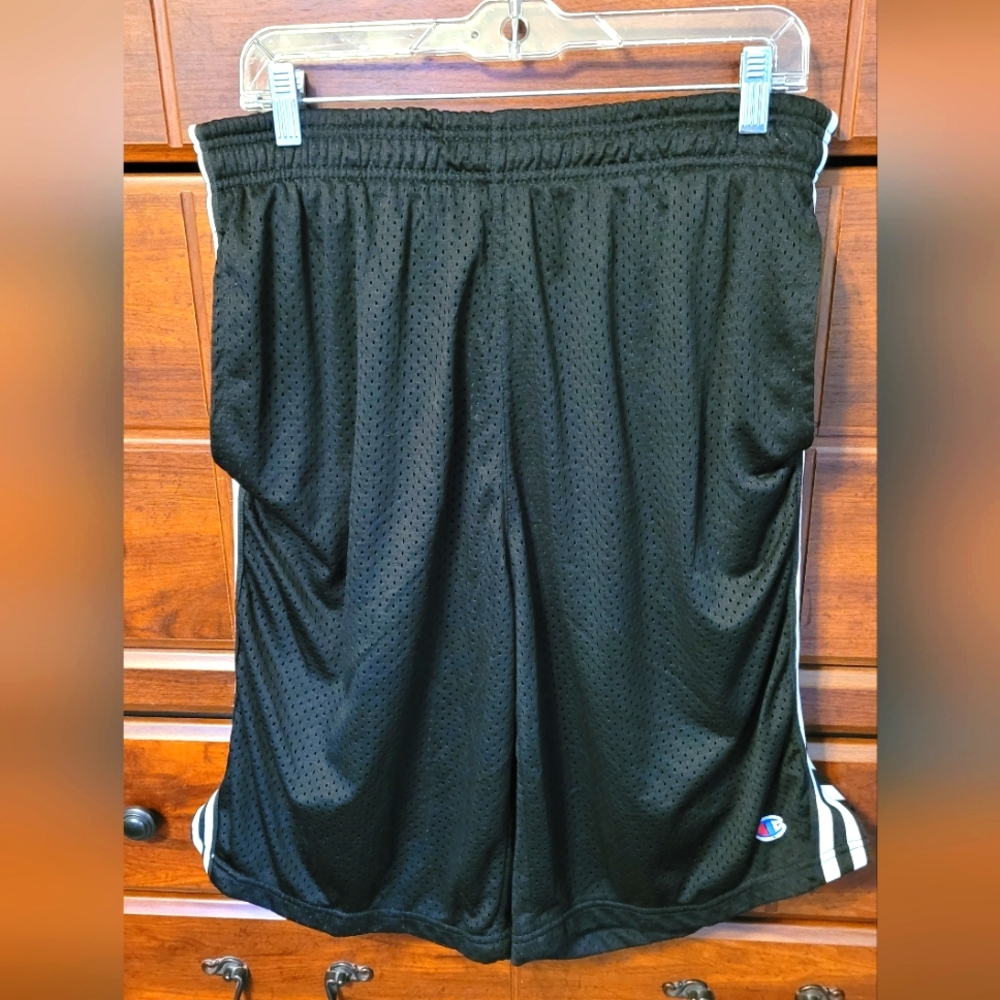 Men's Champion 2 XL Tall Drawstring Shorts w/pockets Black w/white stripes GUC